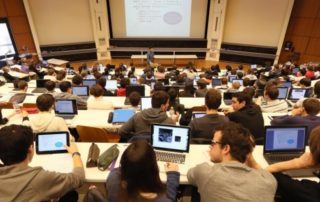 L’université française passe de l’amphi aux cours en ligne
